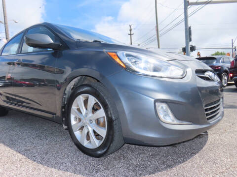 2013 Hyundai Accent GLS