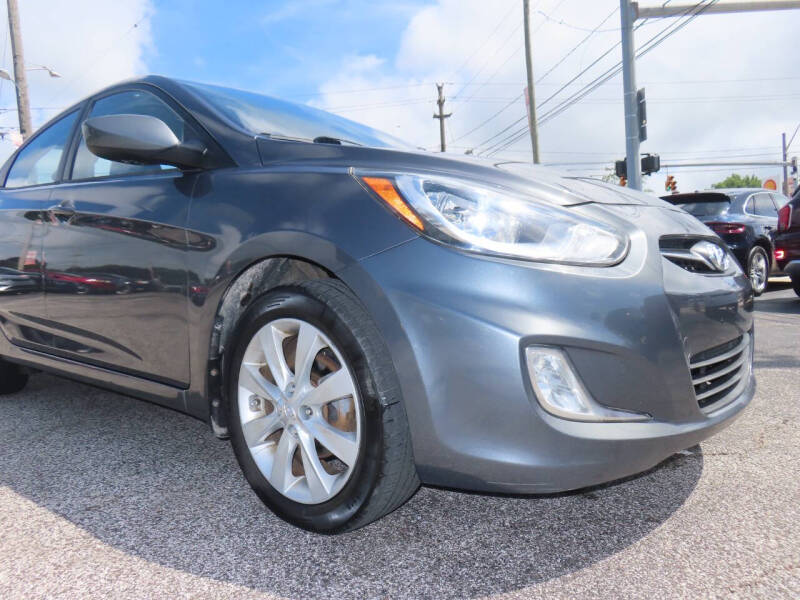 2013 Hyundai Accent GLS