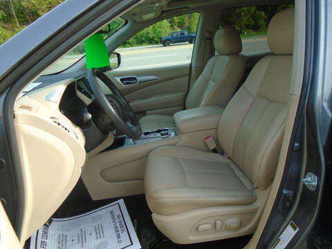 2017 Nissan Pathfinder SL