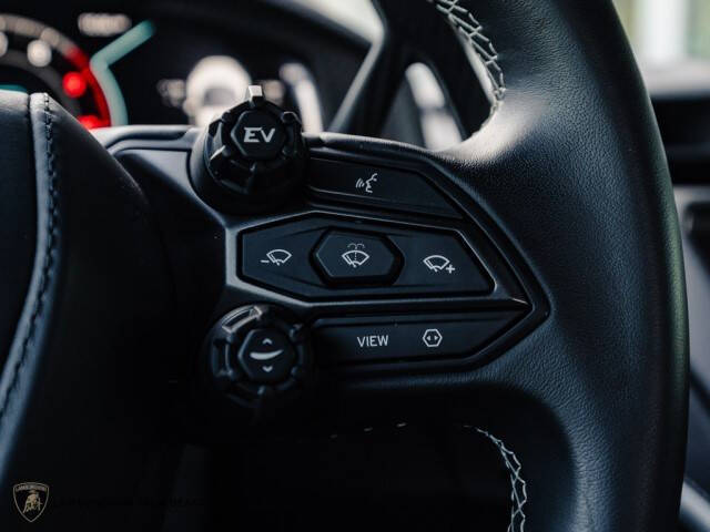 2024 Lamborghini Revuelto