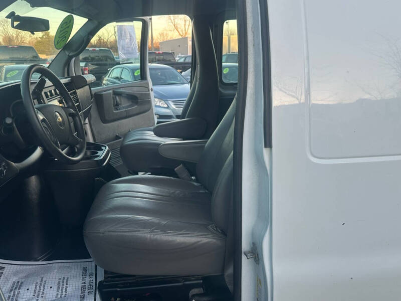 2015 Chevrolet Express Cargo Work Van photo 11