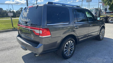 2017 Lincoln Navigator Select