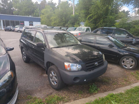 2004 Toyota Highlander for sale at SPORTS & IMPORTS AUTO SALES in Omaha NE