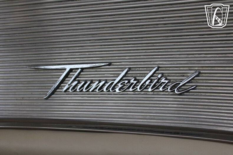 1962 Ford Thunderbird