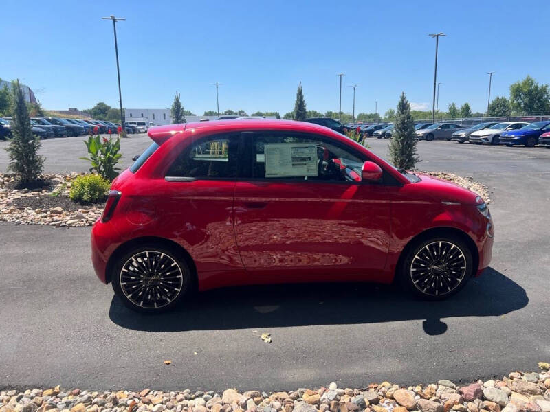 2024 FIAT 500e Inspi(RED)