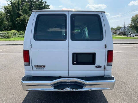 2003 Ford E-Series E-250