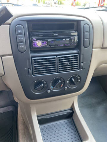 2005 Ford Explorer XLS