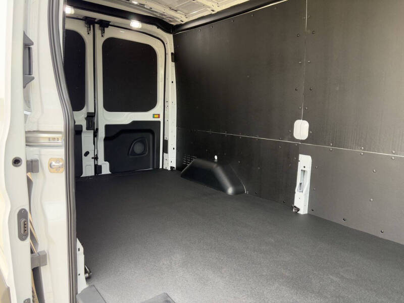 2025 Ford Transit 250