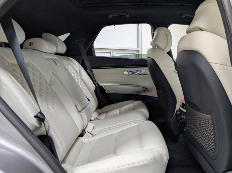 2025 Genesis Electrified GV70 Advanced