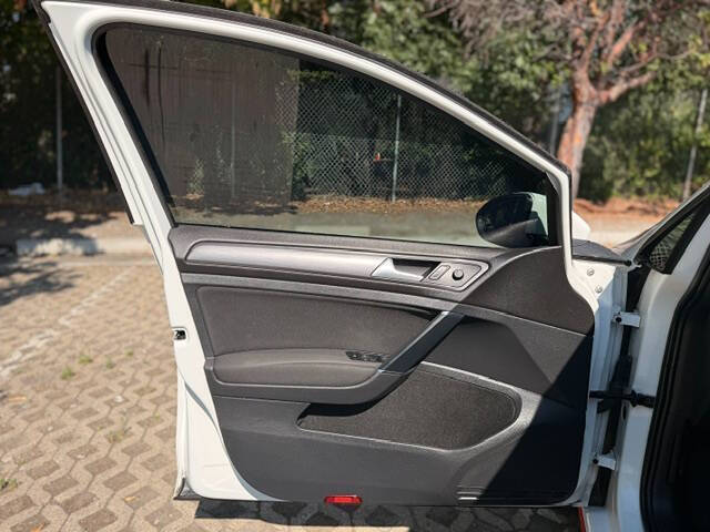 2019 Volkswagen e-Golf SE