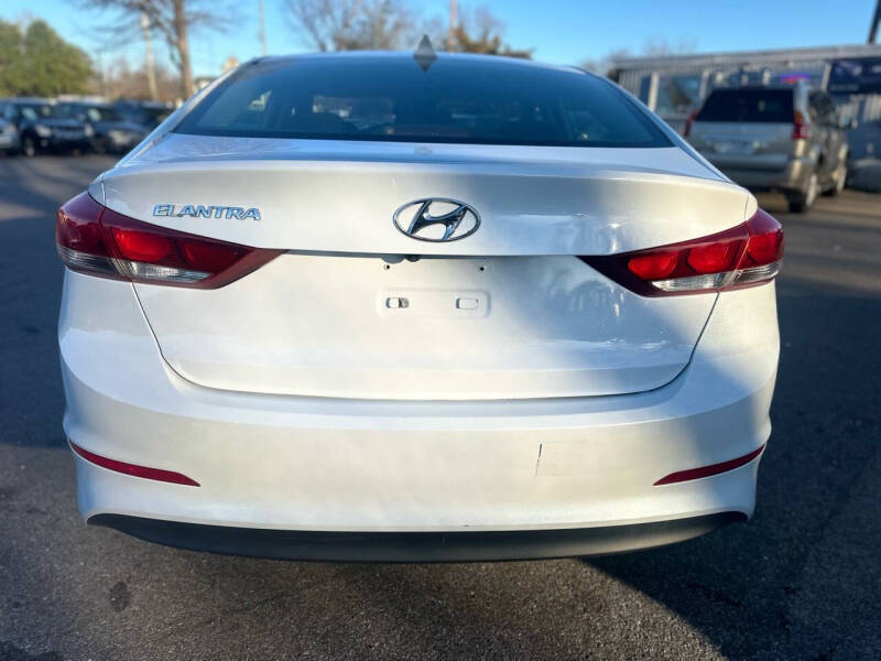 2018 Hyundai Elantra Value Edition photo 6