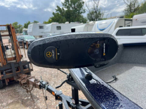 2022 Tracker PRO GLIDE