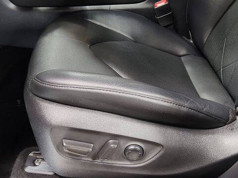 2022 Toyota Highlander Hybrid Platinum