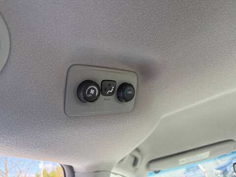 2011 Toyota Sienna LE 7-Passenger Auto Access Seat