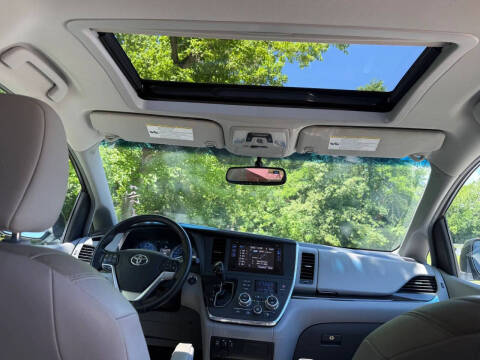 2015 Toyota Sienna