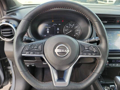 2023 Nissan Kicks SR