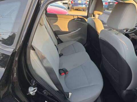 2014 Hyundai Accent SE