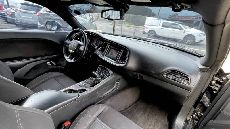 2015 Dodge Challenger SXT