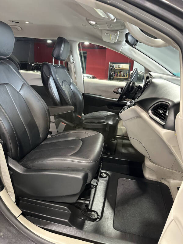2018 Chrysler Pacifica Touring L