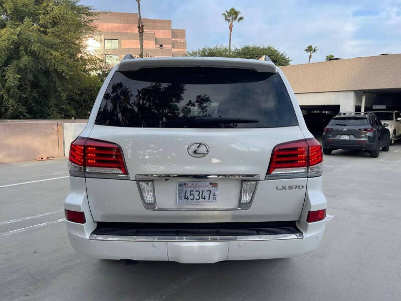 2014 Lexus LX 570