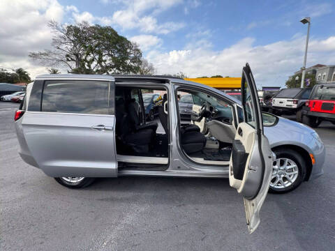 2017 Chrysler Pacifica Touring