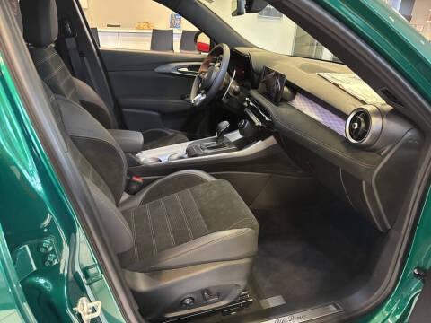 2025 Alfa Romeo Tonale Hybrid Intensa