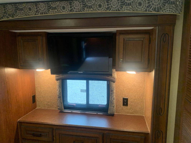 2013 Freightliner MH Chassis