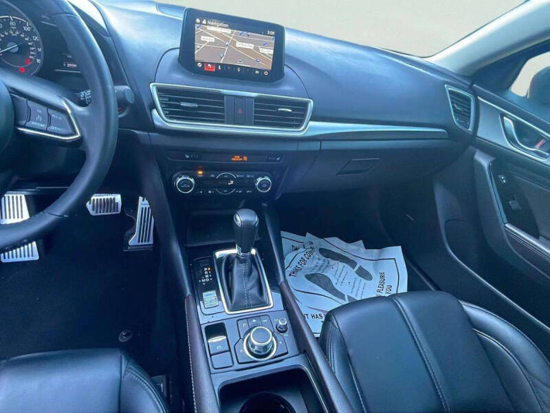 2018 Mazda MAZDA3 Touring