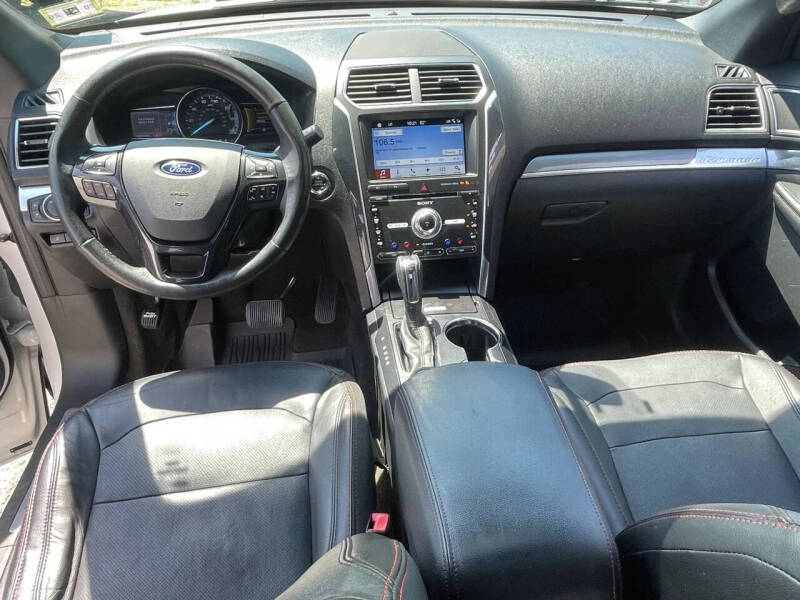 2017 Ford Explorer Sport