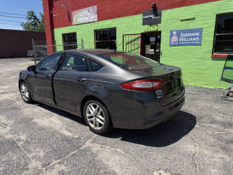 2016 Ford Fusion SE