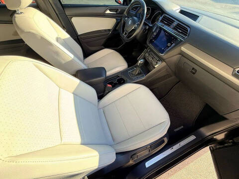 2020 Volkswagen Tiguan SE R-Line Black