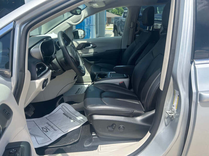2024 Chrysler Pacifica Touring L
