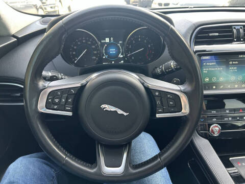 2019 Jaguar F-PACE 30t Prestige