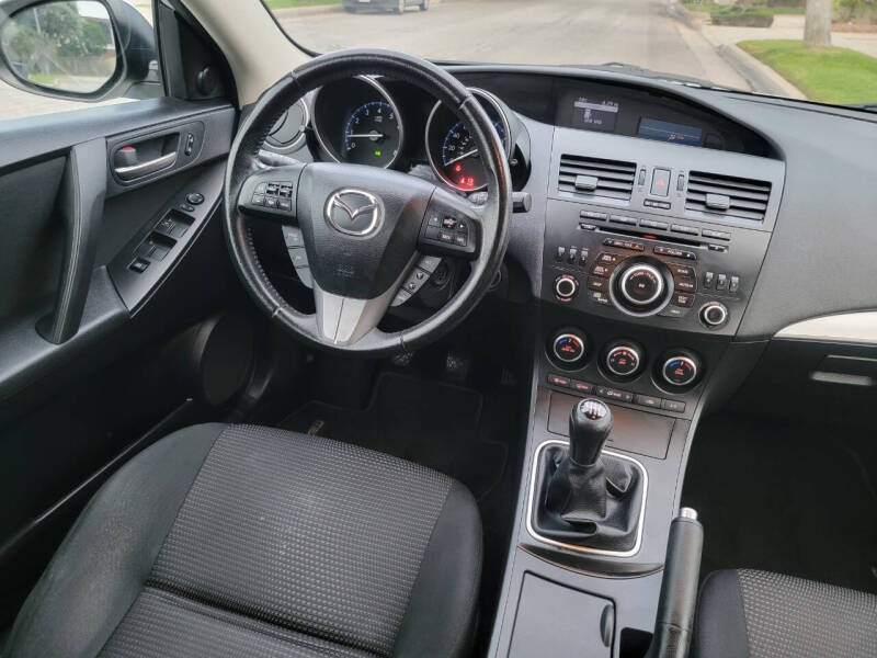 2013 Mazda MAZDA3 i Touring