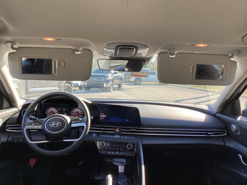 2024 Hyundai Elantra SEL