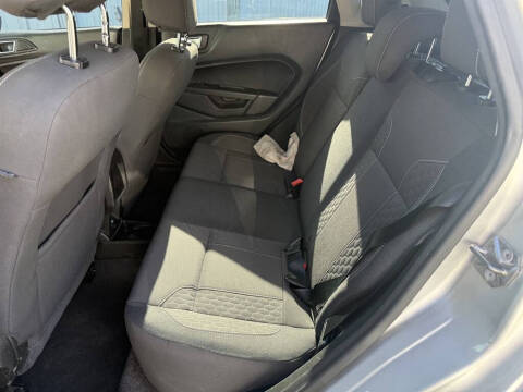 2015 Ford Fiesta SE