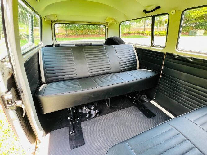 1977 Volkswagen Bus