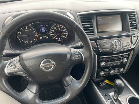 2015 Nissan Pathfinder SV