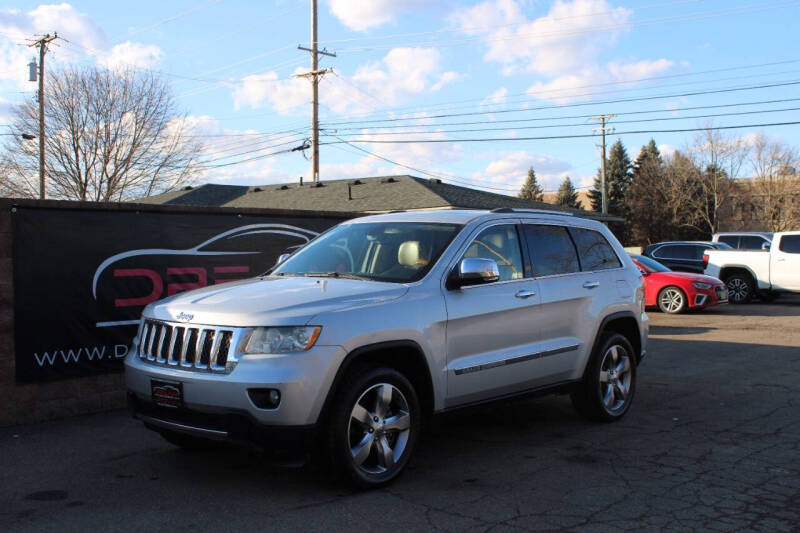 2011 Jeep Grand Cherokee for sale at Dream Auto Group in Shelby Township MI