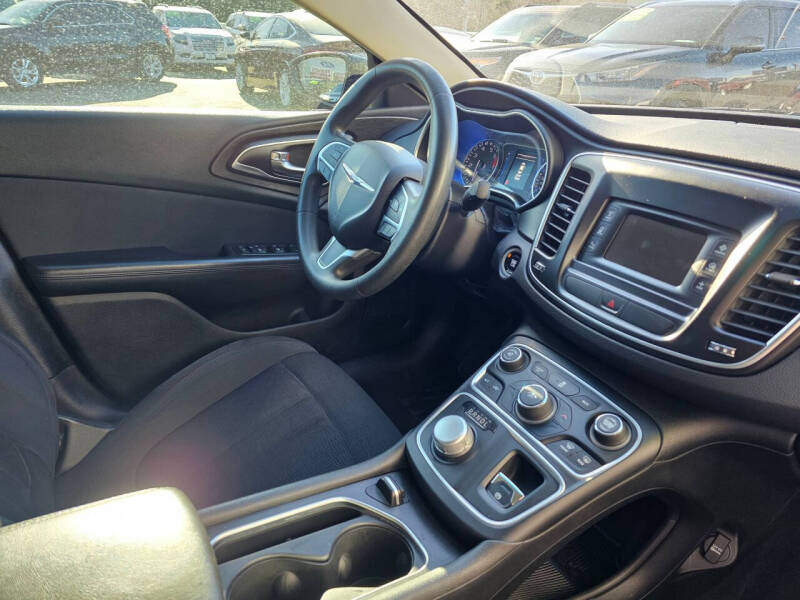 2015 Chrysler 200 LX