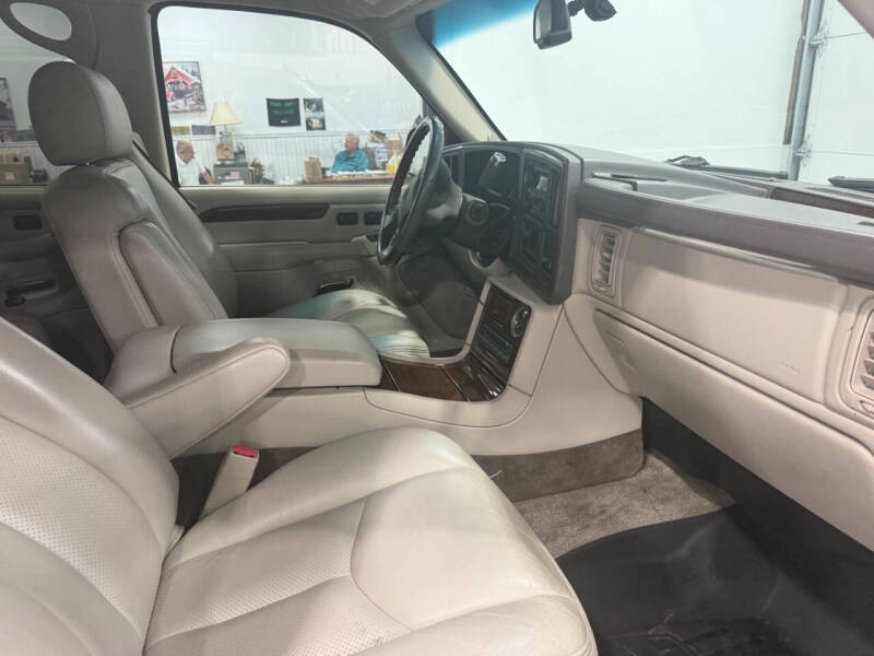 2003 Cadillac Escalade