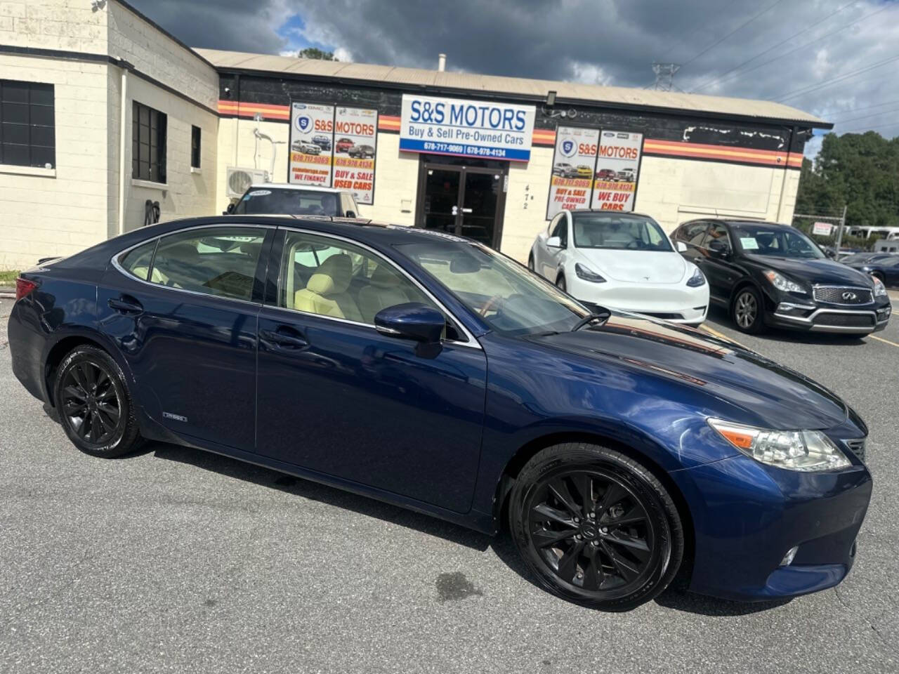 2013 Lexus ES 300h for sale at S & S Motors in Marietta, GA