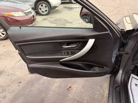 2013 BMW 3 Series 320i