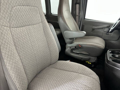 2025 Chevrolet Express LS 3500
