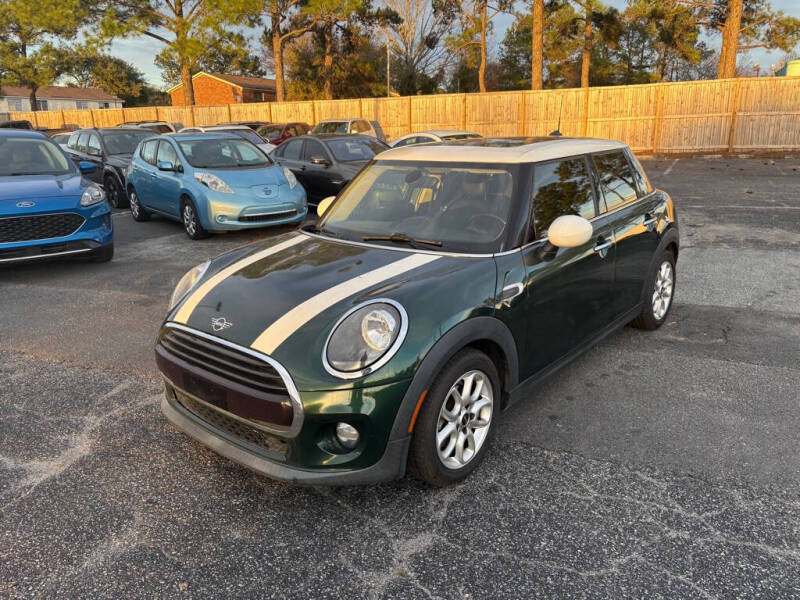 2019 MINI Hardtop 4 Door Base's photo