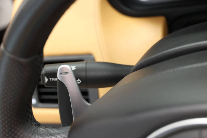 2012 Aston Martin V8 Vantage Roadster