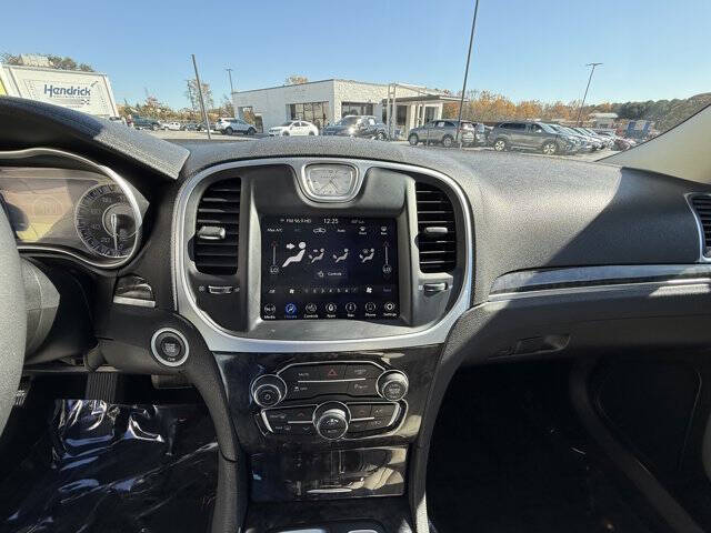 2023 Chrysler 300 Touring L