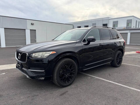 2016 Volvo XC90 T6 Momentum
