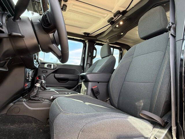 2024 Jeep Gladiator Willys