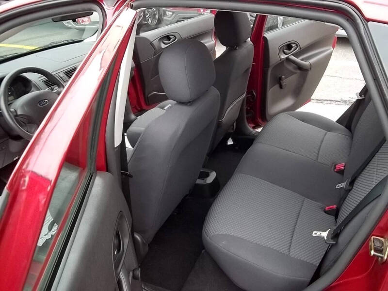 2005 Ford Focus ZX5 S